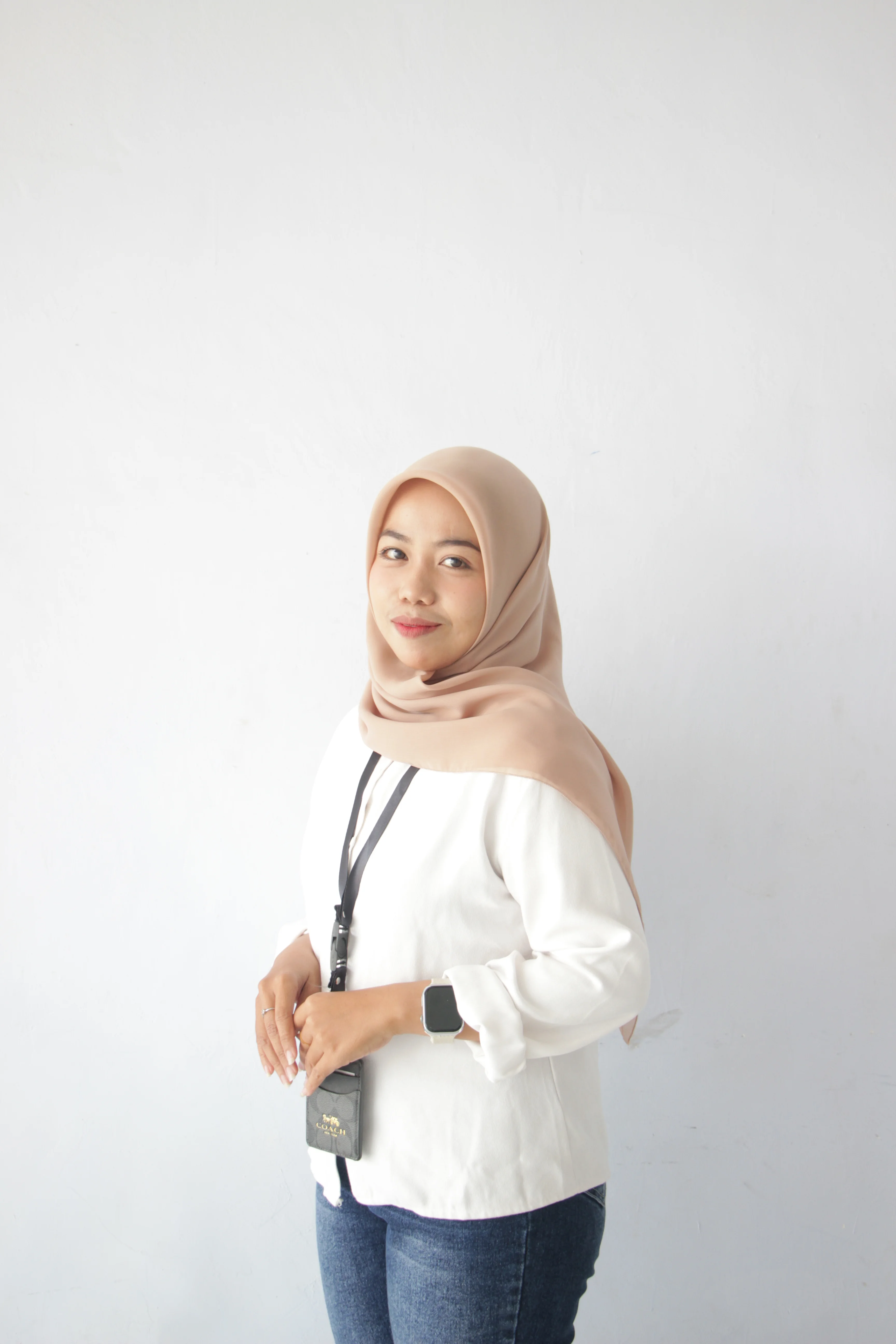 Risna, S.T