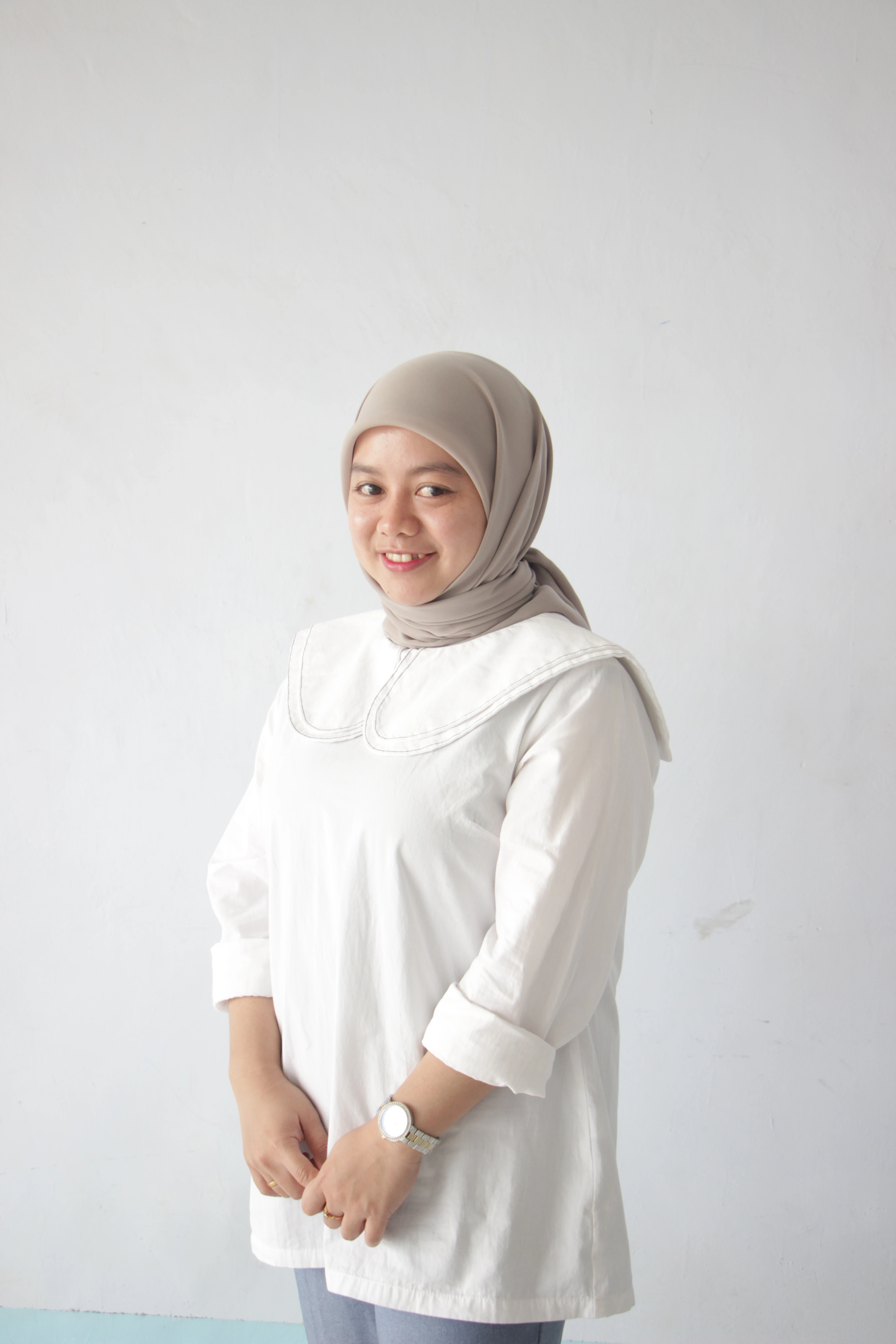 Foto Sry Defi, S.T., M.T