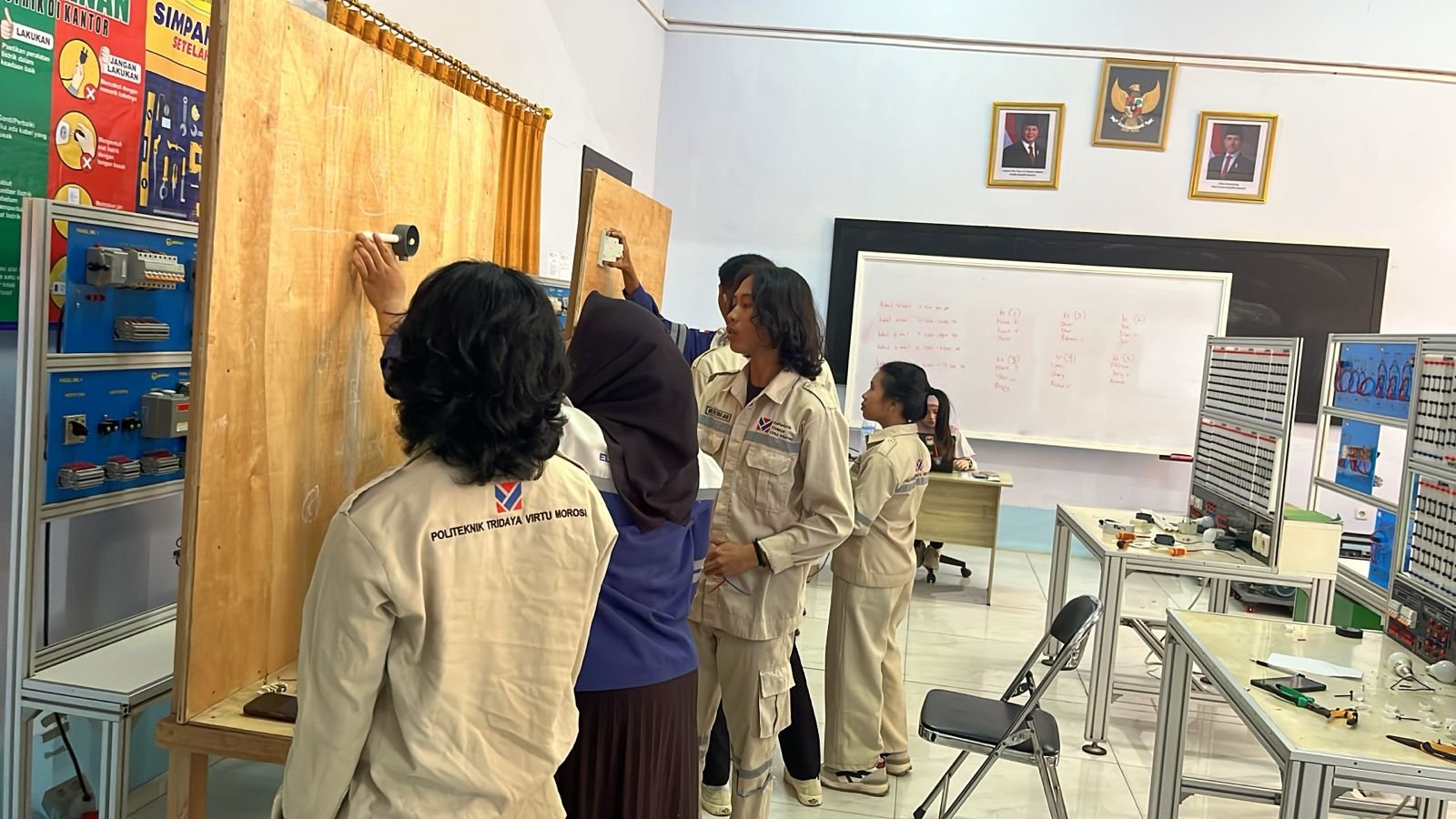 Praktikum Instalasi Listrik