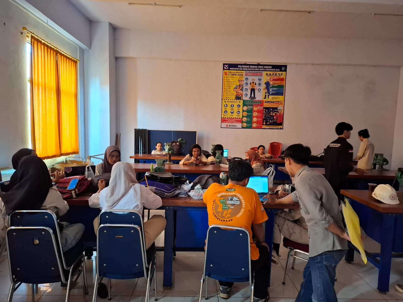 Asistensi Laporan Komputasi