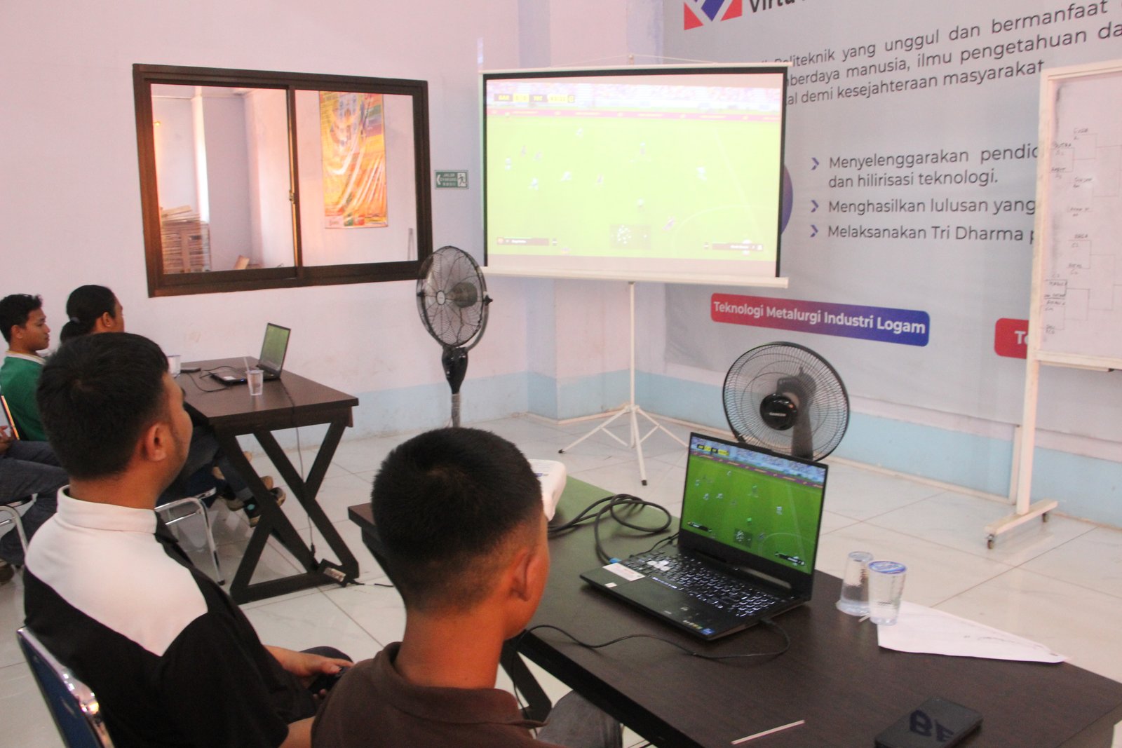 HMTS Politeknik PTVM Gelar Turnamen E-Football, Wujudkan Semangat Sportivitas dan Kebersamaan Mahasiswa